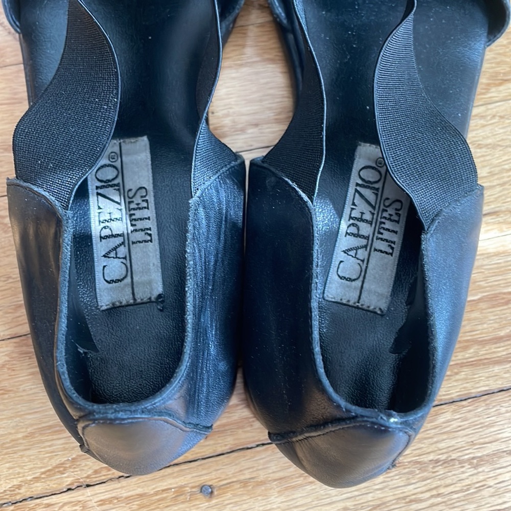 Capezio Lites Black Comfort Sandals 10M with free beige pair - Picture 4 of 7